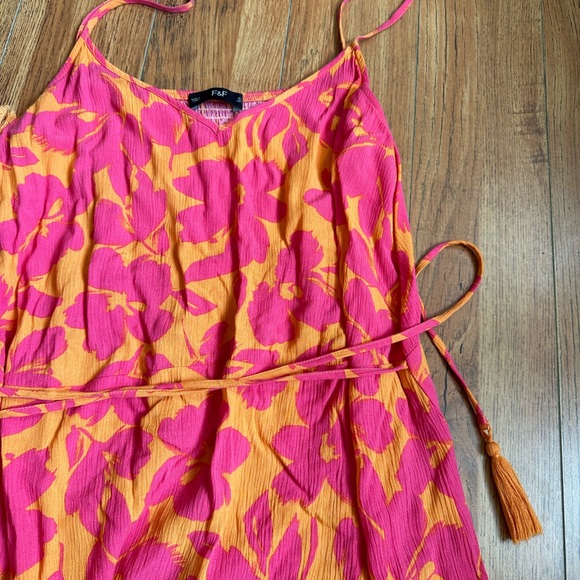 Sundress - Picture 7 of 8